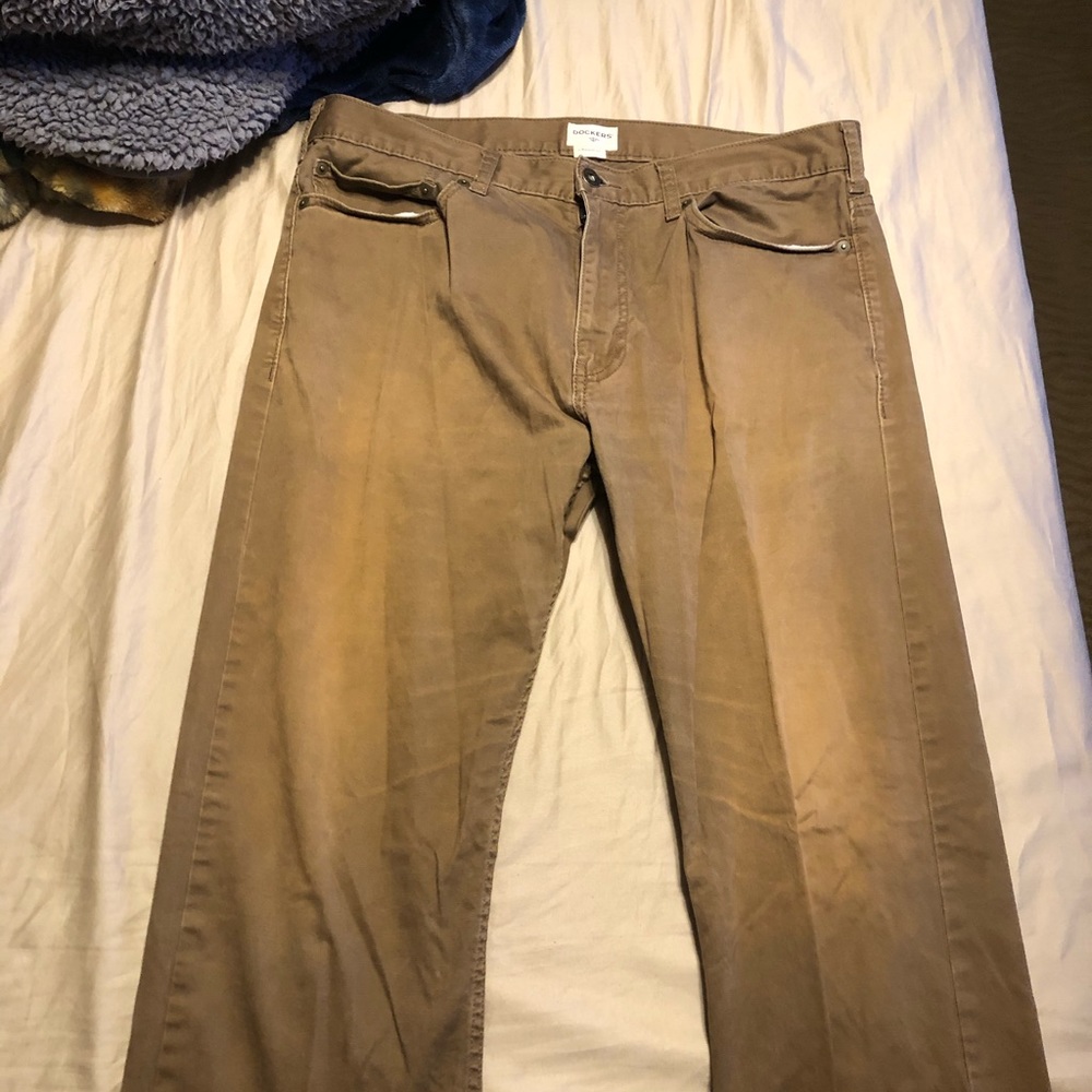 Straight fit dockers tan